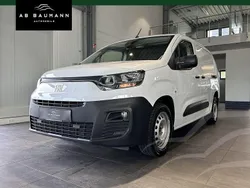 Weiß Gebraucht 2023 Fiat Doblò Van / Kleinbus | 22.990 € (Fairer Preis)
