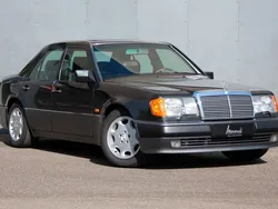 Schwarz Gebraucht 1992 Mercedes E500 Limousine | 68.500 €