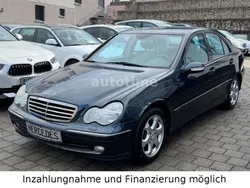 Schwarz Gebraucht 2001 Mercedes C320 Avantgarde Limousine | 7.490 €