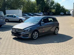 Grau Gebraucht 2018 Mercedes B200 Van / Kleinbus | 15.999 € (Guter Preis)