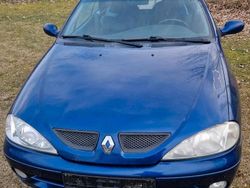 Blau Gebraucht 2000 Renault Mégane Cabriolet Cabrio | 250 € (Fairer Preis)