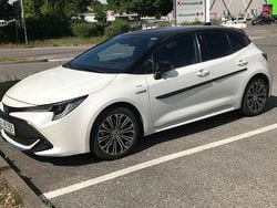 Weiß Gebraucht 2020 Toyota Corolla Hybrid Limousine | 21.500 € (Guter Preis)