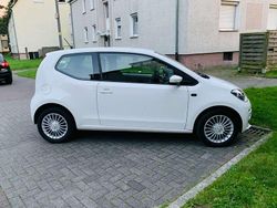 Weiß Gebraucht 2014 VW up! Kleinwagen | 3.495 € (Etwas zu teuer)