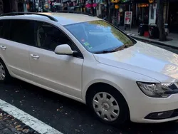 Weiß Gebraucht 2014 Skoda Superb Active Kombi | 8.799 € (Fairer Preis)