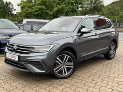 Grau Gebraucht 2022 VW Tiguan Allspace R SUV | 29.950 € (Fairer Preis)
