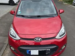 Rot Gebraucht 2015 Hyundai i10 YES! Gold Kleinwagen | 8.500 € (Fairer Preis)