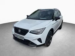 Nevada weiss Gebraucht 2024 Seat Arona FR SUV | 22.950 € (Fairer Preis)