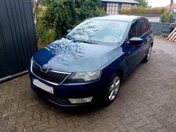 Blau Gebraucht 2014 Skoda Rapid Ambition Limousine | 4.500 € (Fairer Preis)