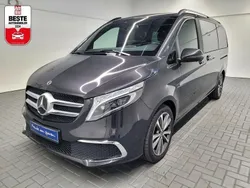 Grau (graphitgrau) Gebraucht 2022 Mercedes V300 Avantgarde Edition Van / Kleinbus | 64.980 € (Etwas zu teuer)