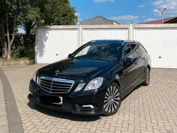 Schwarz Gebraucht 2010 Mercedes E350 AMG Kombi | 5.850 € (Fairer Preis)
