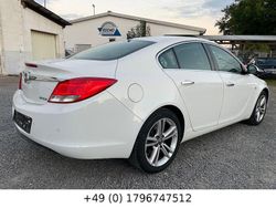 Weiß Gebraucht 2010 Opel Insignia Cosmo Limousine | 3.800 € (Fairer Preis)