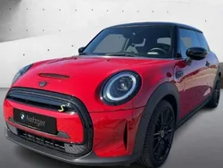 Rot Gebraucht 2021 Mini Cooper SE Classic Kleinwagen | 20.800 € (Etwas zu teuer)
