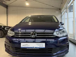 Atlantik blue Gebraucht 2024 VW Touran Van / Kleinbus | 31.970 € (Fairer Preis)