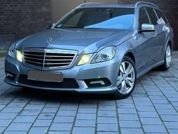 Grau Gebraucht 2011 Mercedes E350 Limousine | 9.999 € (Guter Preis)