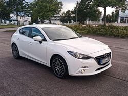 Silber Gebraucht 2014 Mazda 3 Sports-Line Limousine | 7.950 € (Superpreis)