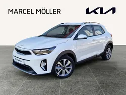 Weiß Gebraucht 2024 Kia Stonic Vision SUV | 20.980 € (Etwas zu teuer)