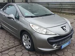 Lack grau/metallic Gebraucht 2008 Peugeot 207 Roland Garros Cabrio | 2.500 € (Guter Preis)