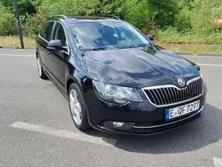 Schwarz Gebraucht 2015 Skoda Superb Exclusive Kombi | 10.990 € (Fairer Preis)