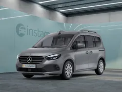 Grau Gebraucht 2024 Mercedes T180 Van / Kleinbus | 31.190 € (Etwas zu teuer)