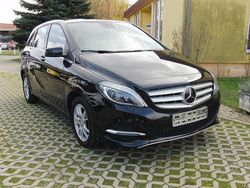 Schwarz Gebraucht 2014 Mercedes B200 Van / Kleinbus | 13.400 € (Fairer Preis)