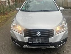Silber Gebraucht 2014 Suzuki SX4 Limousine | 9.999 € (Fairer Preis)