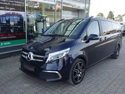 Blau Gebraucht 2020 Mercedes V300 AMG Van / Kleinbus | 59.800 € (Etwas zu teuer)