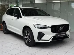 Weiß Gebraucht 2021 Volvo XC60 R-Design SUV | 41.490 € (Fairer Preis)