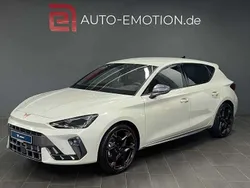 Taiga grau metallic Neu 2025 Cupra Leon Limousine | 38.668 € (Etwas zu teuer)