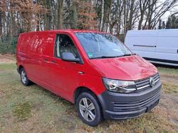 Rot (kirschrot) Gebraucht 2017 VW T6 Van | 13.650 €