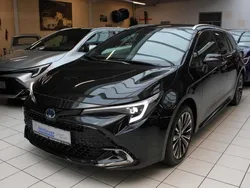 Schwarz Gebraucht 2024 Toyota Corolla Team Kombi | 27.490 € (Fairer Preis)