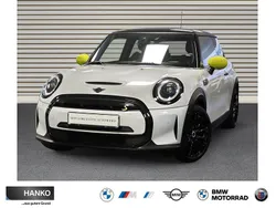 White silver Gebraucht 2022 Mini Cooper SE Classic Kleinwagen | 15.900 € (Fairer Preis)