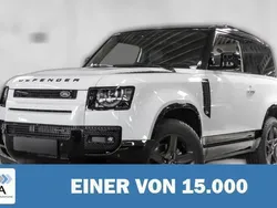 Weiß metallic Gebraucht 2023 Land Rover Defender SE Dynamic SUV | 64.630 € (Superpreis)