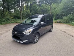 Grau Gebraucht 2019 Dacia Dokker Stepway Van | 12.900 € (Etwas zu teuer)