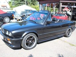 Schwarz Gebraucht 1990 BMW 325 Cabriolet Performance Cabrio | 26.500 €