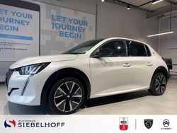 Weiß Gebraucht 2021 Peugeot e-208 GT Kleinwagen | 18.700 € (Fairer Preis)