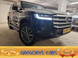 Raven black metallic Gebraucht 2024 Toyota Land Cruiser Premium SUV | 169.761 €