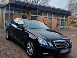 Schwarz Gebraucht 2009 Mercedes E220 Avantgarde Limousine | 10.800 € (Etwas zu teuer)