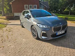 Grau Gebraucht 2023 BMW 220 Active Tourer M Sport Van / Kleinbus | 29.200 € (Guter Preis)