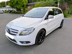 Weiß Gebraucht 2012 Mercedes B200 Sport Van / Kleinbus | 11.700 €