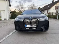 Grau Gebraucht 2023 BMW iX SUV | 56.900 € (Fairer Preis)