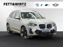 Kaschmirsilber metallic Gebraucht 2024 BMW iX3 Sport Line SUV | 51.800 € (Guter Preis)