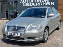 Silber Gebraucht 2005 Toyota Avensis Executive Kleinwagen | 3.799 € (Fairer Preis)