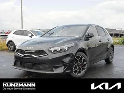 Zilinaschwarz metallic Gebraucht 2025 Kia Ceed Limousine | 23.889 € (Guter Preis)
