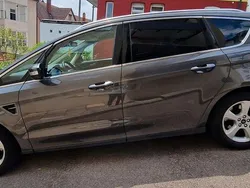 Grau Gebraucht 2018 Ford S-MAX Trend Van / Kleinbus | 14.000 € (Guter Preis)