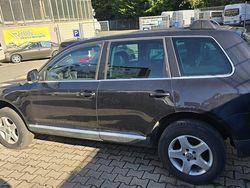 Schwarz Gebraucht 2004 VW Touareg R SUV | 3.500 € (Teuer)