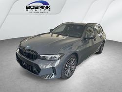 Grau Gebraucht 2024 BMW 330e M Sport Kombi | 59.700 €