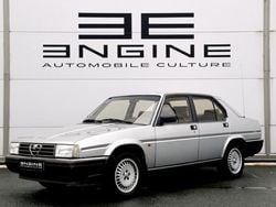 Silber Gebraucht 1986 Alfa Romeo 90 Limousine | 13.900 €