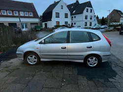 Grau Gebraucht 2005 Nissan Almera Tino Acenta Van / Kleinbus | 1.800 € (Fairer Preis)