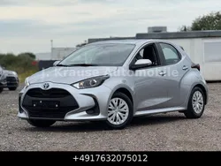 Silber Gebraucht 2023 Toyota Yaris Hybrid Comfort Kleinwagen | 18.445 € (Guter Preis)