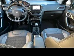 Schwarz Gebraucht 2018 Peugeot 2008 SUV | 9.999 € (Fairer Preis)